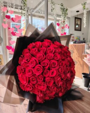 478219564_17884257477217921_7428823221741284158_n Ramo de rosas rojas