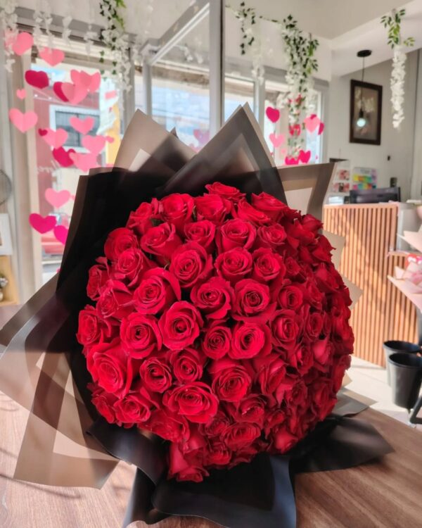 Ramo de rosas rojas