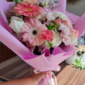 Ramo Gerbera rosita con rosa blanca