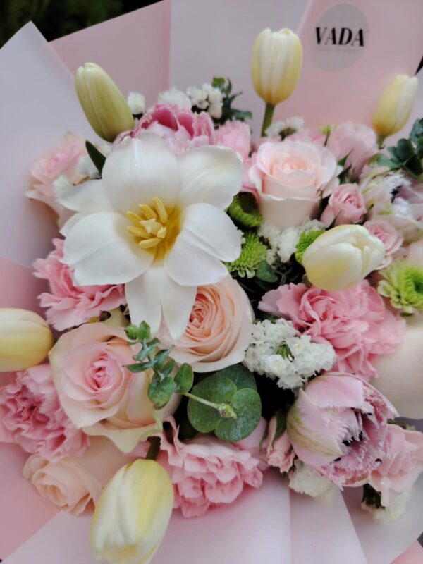 528324747_122180250914329577_2724859701398335582_n Ramo de tulipanes, minirosas, claveles, yoko y follajes