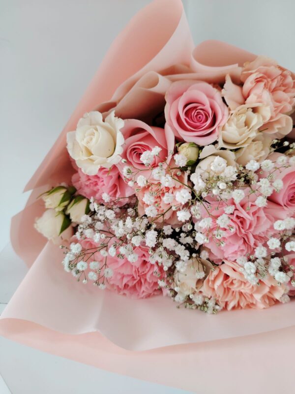 WhatsApp Image 2026-08-21 at 2.32.47 PM (2) Ramo de rosas rosas, claveles rosas y perla, minirosas y gypso